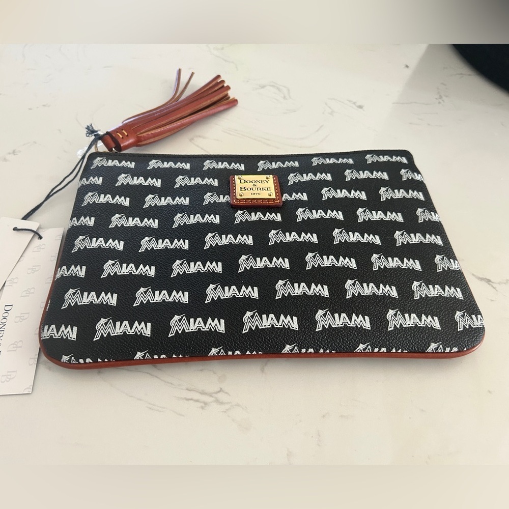 Dooney & Bourke MLB Miami Marlins Tassel Wristlet/Clutch- NWT - Picture 3 of 9